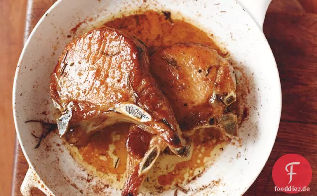 Wacholder-gesalzene doppelt geschnittene Schweinekoteletts