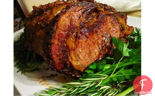 Kraut und Salz verkrustet Stehend Rib Braten