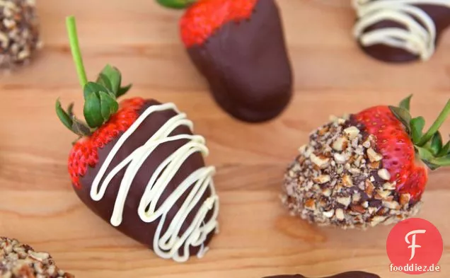 Schokolade getauchte Erdbeeren
