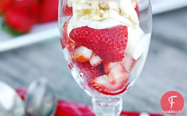 Erdbeeren Mit Ahorn-Sahne-Sauce