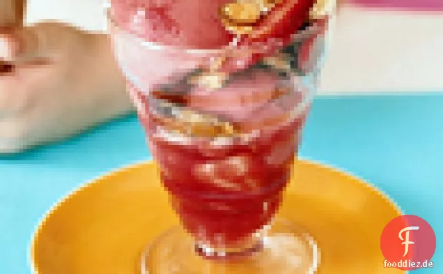 Erdbeerbecher mit Prosecco Sabayon