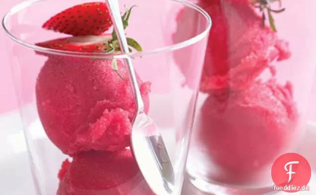 Rosiges Erdbeersorbet