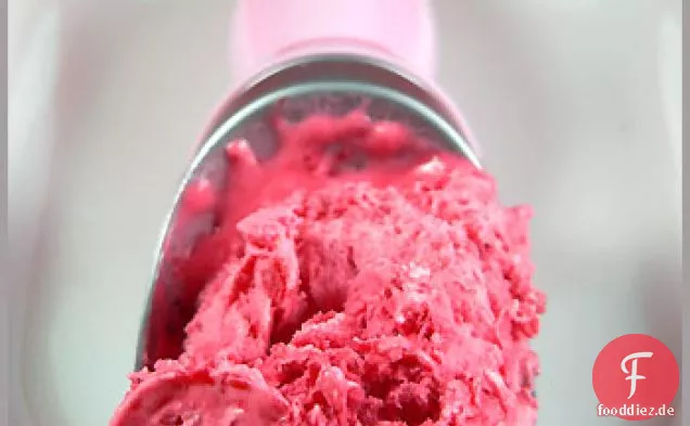 Erdbeeren und gefälschtes Himbeereis