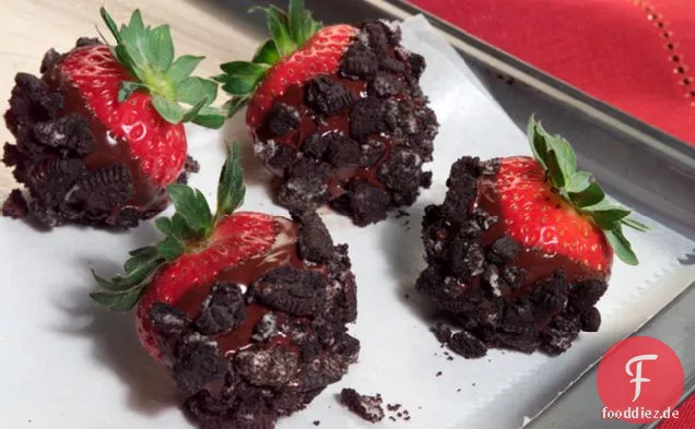 Doppelt getauchte Erdbeeren