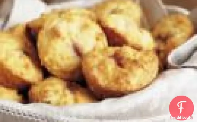Haselnussmuffins mit Erdbeermarmelade