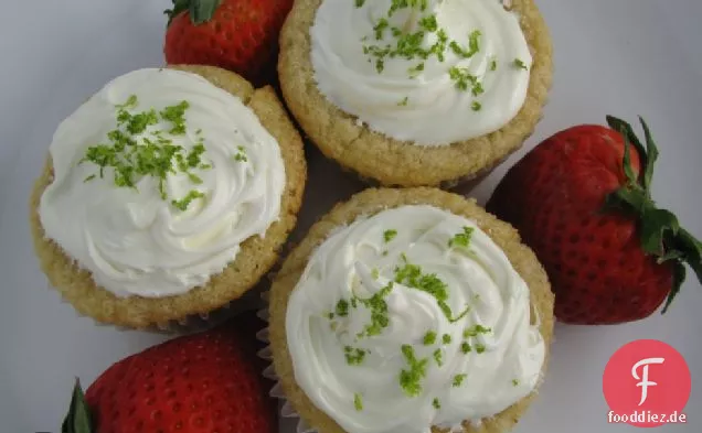 Erdbeer-Limette gefüllte Cupcakes