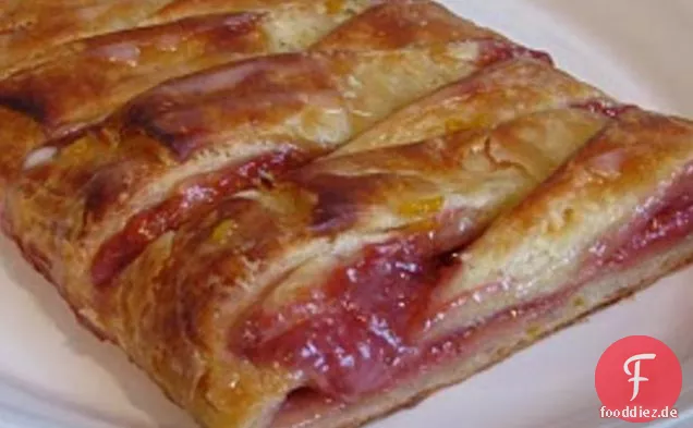 Erdbeere mit Orange Vanille Glasur Danish Braid