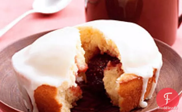 Individual Strawberry-jam Cakes