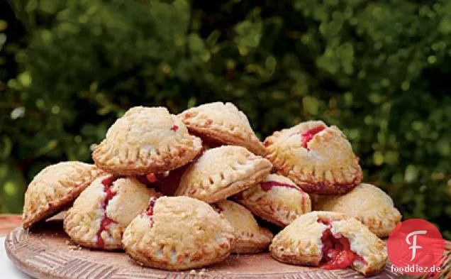 Erdbeer-Rhabarber-Handkuchen