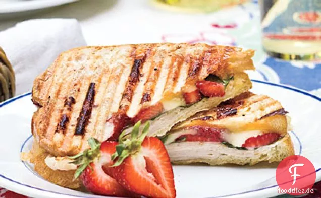 Erdbeere-Türkei-Brie Panini