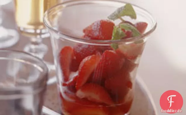 Erdbeeren und Vanillesirup