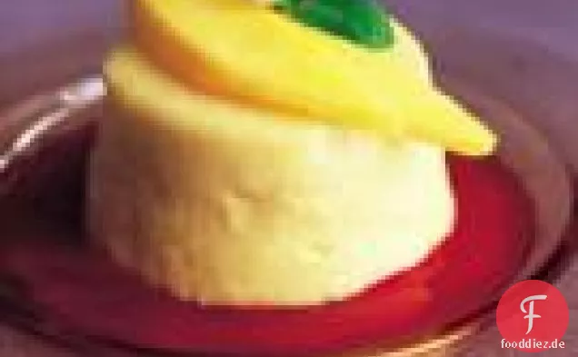 Mango-Mousse mit Himbeer-Coulis