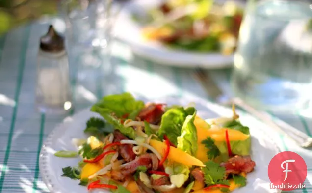 Thailändischer Rindfleisch - Mango-Salat