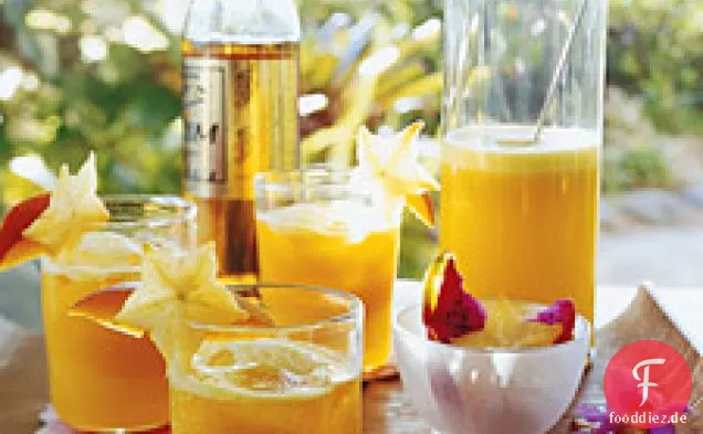 Ananas Und Mango Rum Cocktails