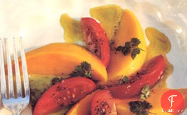 Mango-Tomaten-Salat mit Basilikum-Curry-Dressing