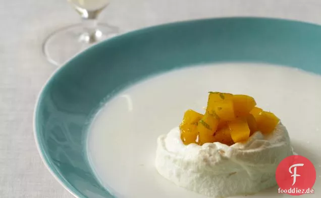 Schwimmende Insel mit Kokosmilch und Mango-Chutney