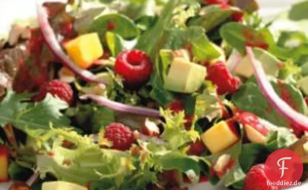 Himbeer -, Avocado - und Mangosalat