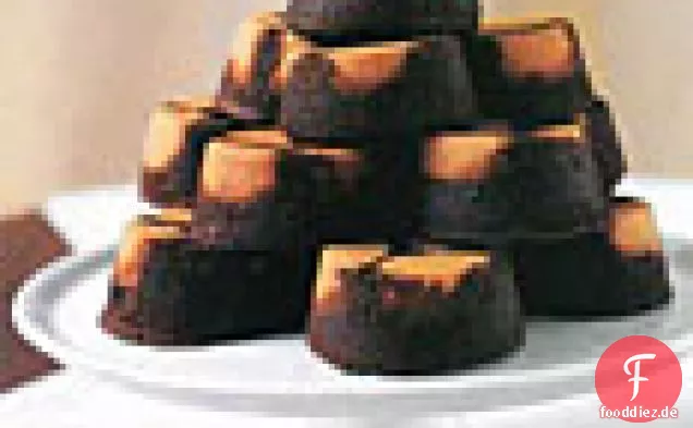 Individuelle Schokolade und Erdnussbutter Bundt-Kuchen