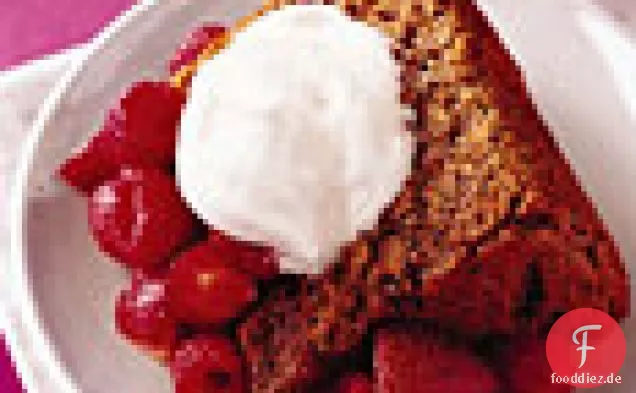 Schokolade Engel Essen Kuchen mit Obst und Ahorn Joghurt