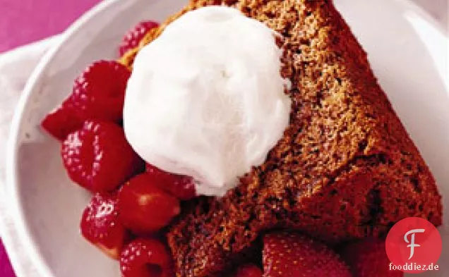 Schokolade Engel Essen Kuchen mit Obst und Ahorn Joghurt