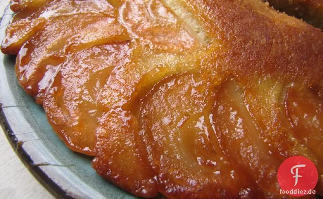 Apfel Upside-down-Kuchen (in einer Pfanne)