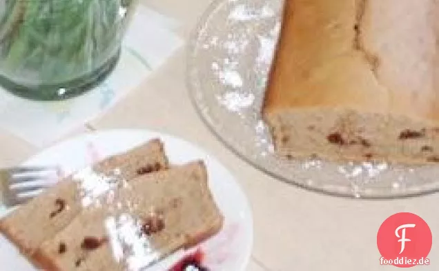 Sugarless Applesauce Cake