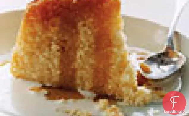 Gedämpfter goldener Sirup Spongecake