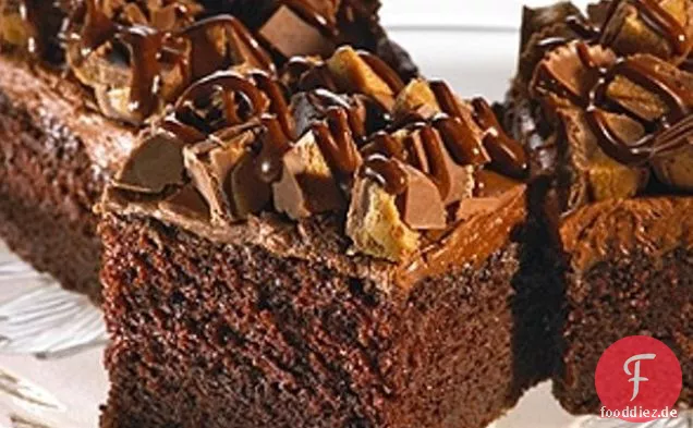 Peanut Butter Cup Crumble Cake