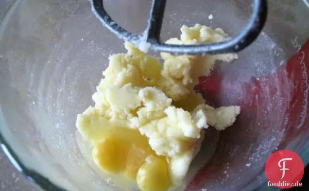 Zitronen-Bundt-Kuchen