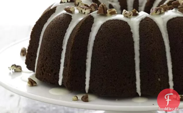 Melasse-Gewürz Bundt-Kuchen Mit Bourbon-Pekannuss-Glasur