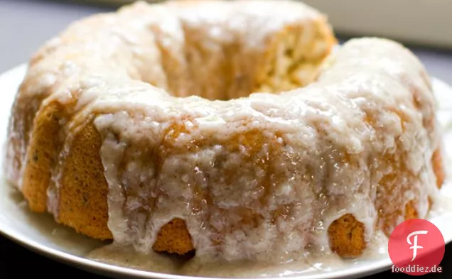 Kokosnuss-Bundt-Kuchen. Feucht. Verglaste. Vegan