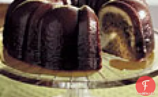 Pecan Melasse-Bundt-Kuchen Mit Bourbon-Glasur