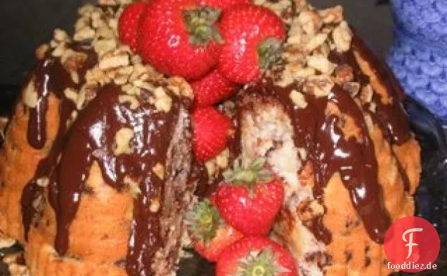 Unglaubliche Banana Split Bundt Kuchen