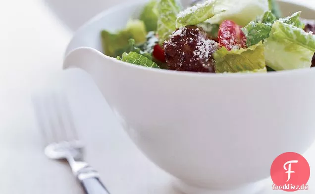 Caesar Salat mit Fleischbällchen