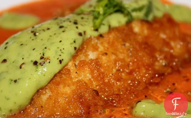Panko-verkrusteter Red Snapper mit Avocado-Sahnesauce