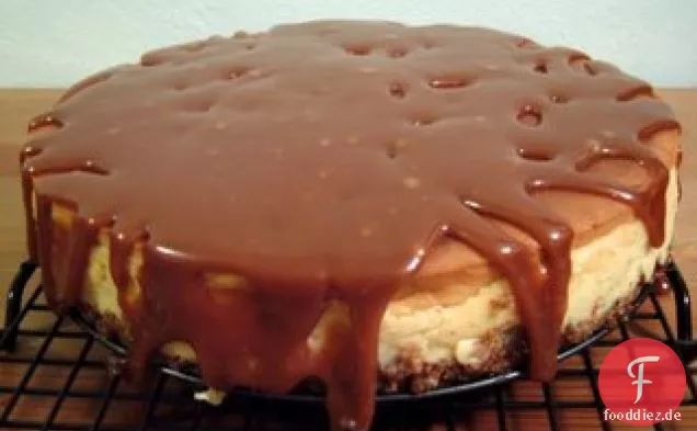 Bananen-Rum-Käsekuchen mit Karamellsauce