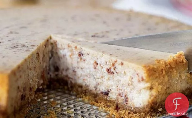 Cranberry-gesprenkelte weiße Schokolade Käsekuchen