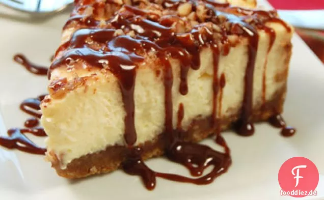 Praline Cheesecake With Hot Fudge Caramel Sauce