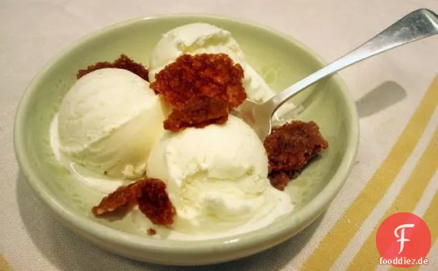 Cheesecake Ice Cream With Graham Cracker Crumble