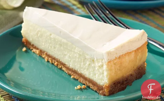 Cheesecake with Sour Cream Topping