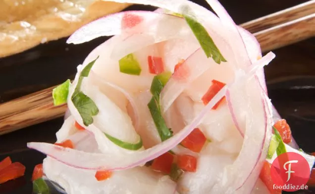 Red Snapper Ceviche mit Jalapeno und roten Zwiebeln