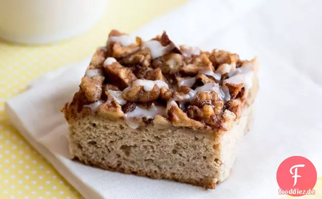 Apfel-gekrönter Kaffeekuchen