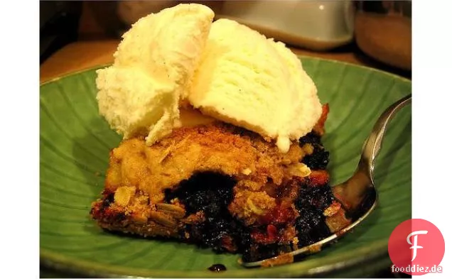 Obst gefüllter Kaffeekuchen
