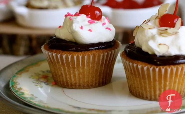 Hot Fudge Eisbecher Cupcakes