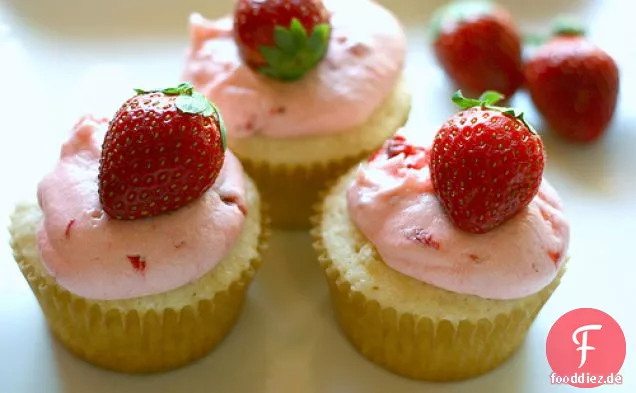 Vanille Cupcakes Mit Erdbeer-Frosting