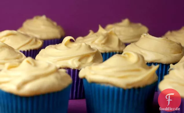 Banana Cupcakes With Creamy Cream Cheese Frosting
