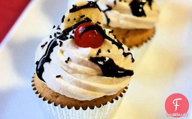 Einfache Banana Split Cupcakes