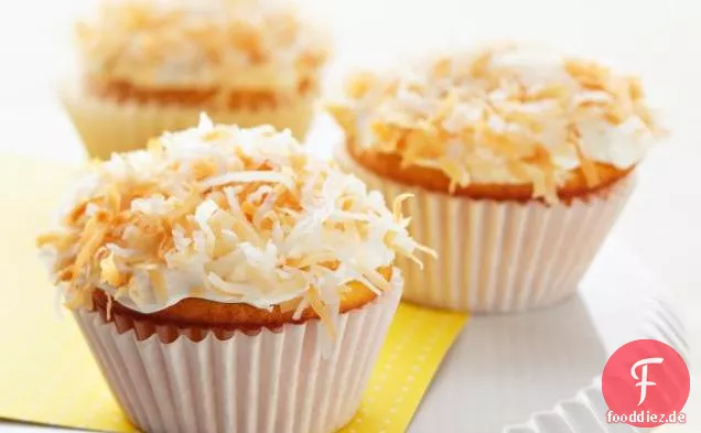 Zitronengefüllte Kokosnuss-Cupcakes