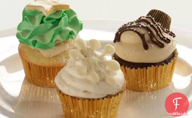 Chocolate Chip Cannoli Cupcake