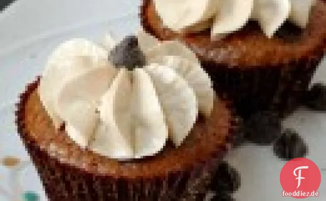 Oatmeal Chocolate Chip Cupcakes With Brown Sugar Buttercream